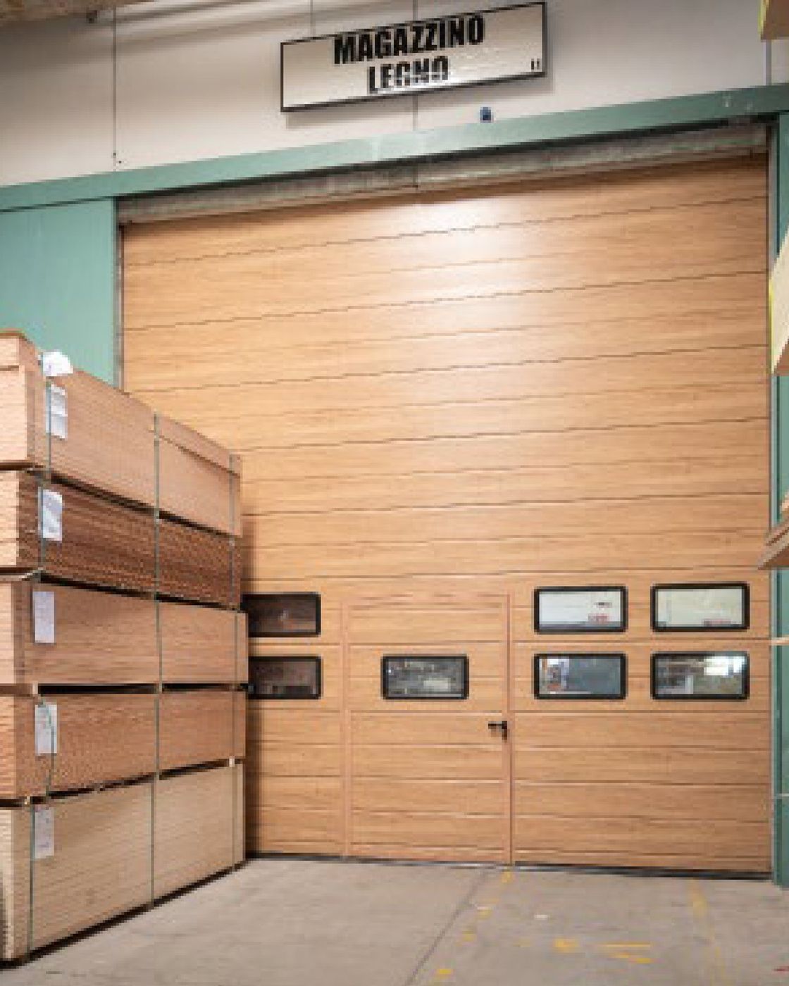 Portone industriale effetto legno